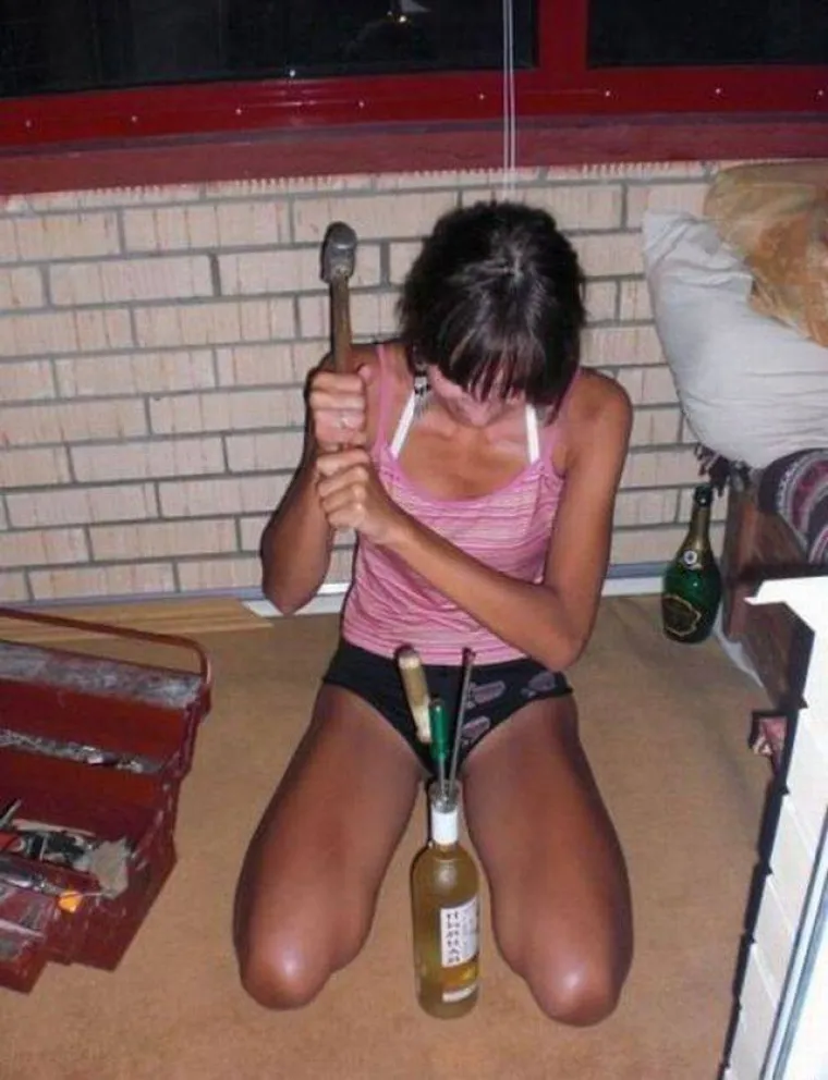 FOTKALE SE ZA NOVE PROFILNE UZ POMOĆ ALKOHOLA: Htjele su lude fotografije pa im se želja i ostvarila