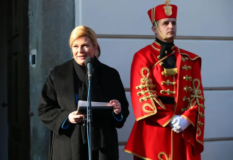 Predsjednica privremeno preselila svoj ured u Zagorje, pogledajte kako je dočekana