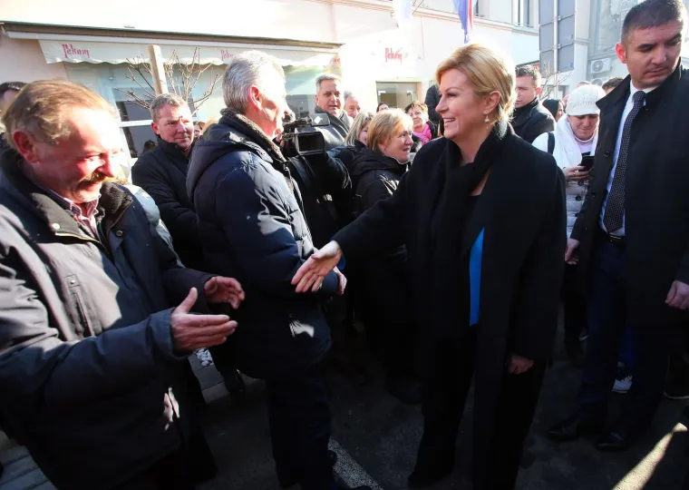 Predsjednica privremeno preselila svoj ured u Zagorje, pogledajte kako je dočekana