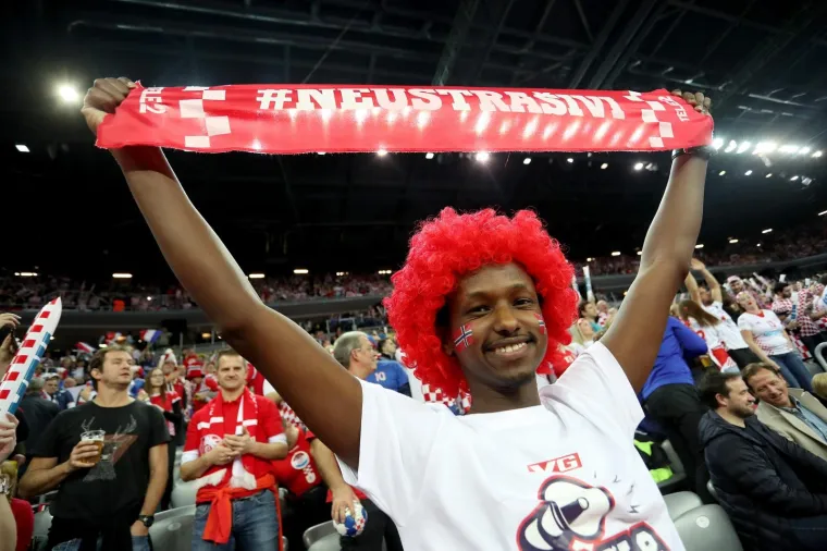 Navijači bodre rukometa&scaron;e u utakmici posljednjeg kola 2. kruga između Hrvatske i Francuske