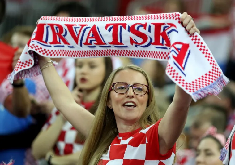 Navijači bodre rukometa&scaron;e u utakmici posljednjeg kola 2. kruga između Hrvatske i Francuske