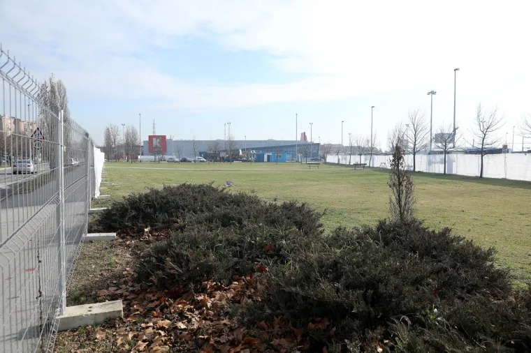 Prodavači s Borongaja sele: počeli radovi na izgradnji nove tržnice kod okreti&scaron;ta Dubec