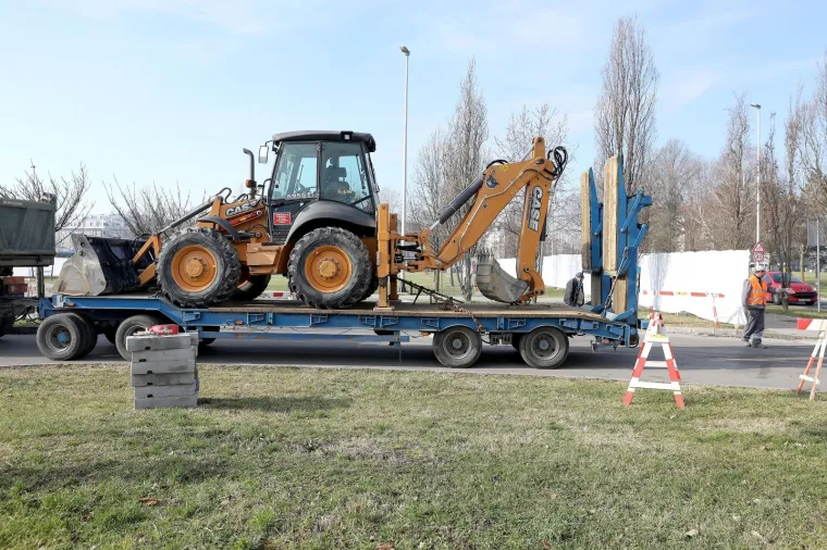 Prodavači s Borongaja sele: počeli radovi na izgradnji nove tržnice kod okreti&scaron;ta Dubec