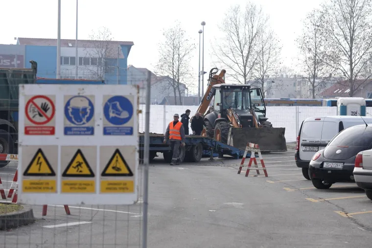 Prodavači s Borongaja sele: počeli radovi na izgradnji nove tržnice kod okreti&scaron;ta Dubec