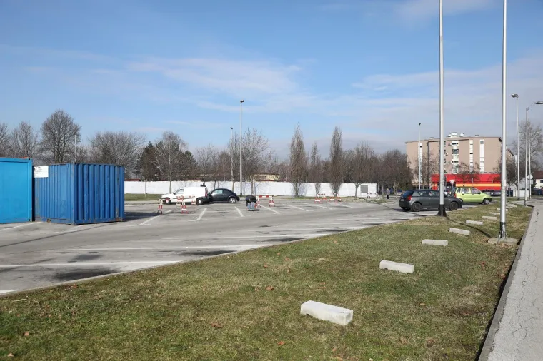 Prodavači s Borongaja sele: počeli radovi na izgradnji nove tržnice kod okreti&scaron;ta Dubec