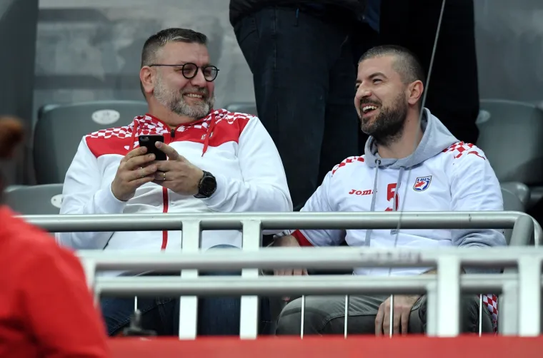 Poznati bodre hrvatske rukoeta&scaron;e u utakmici protiv Francuza: na tribanama i predsjednica u pratnji supruga Jakova