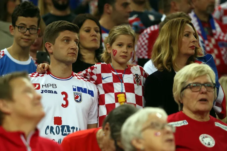 Poznati bodre hrvatske rukoeta&scaron;e u utakmici protiv Francuza: na tribanama i predsjednica u pratnji supruga Jakova