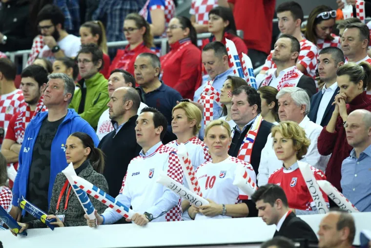 I POZNATE FACE NAPUNILE ZAGREBAČKU ARENU: Rukometni klasik s tribina gledali Plenković, Kolinda, Marić, Rimac...