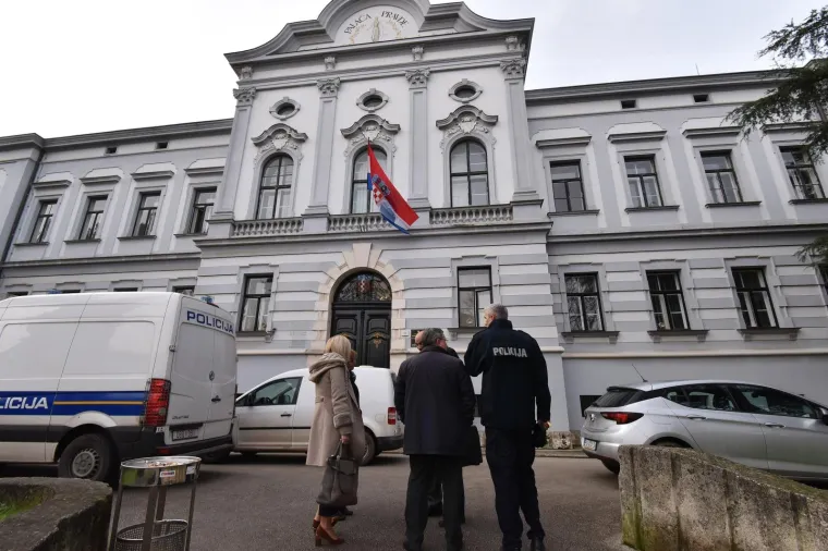 Policija pretražuje Općinski sud u Puli zbog dojave o eksplozivnoj napravi