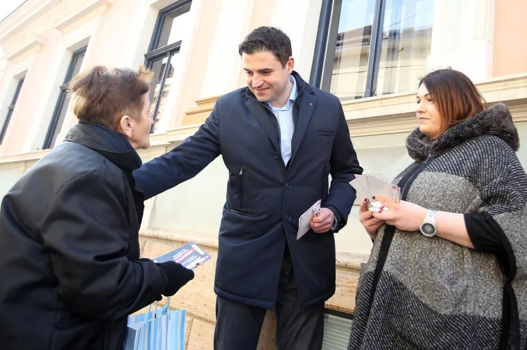 Davor Bernardić na Trgu Lj. Gaja održao konferenciju za medije
