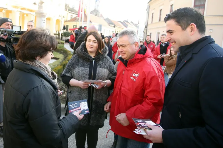 Davor Bernardić na Trgu Lj. Gaja održao konferenciju za medije