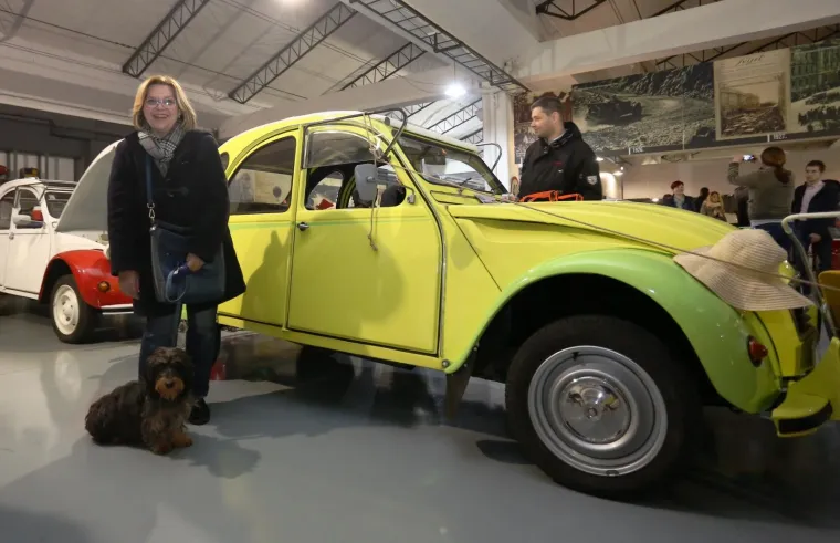 Manifestacija Noć muzeja u petak je održana na vi&scaron;e od 200 lokacija diljem Hrvatske, a 13. izadnje službeno je otvorena u Zagrebu, u Domu Zagrebačkog tjelovježbenog dru&scaron;tva Hrvatski sokol. Zanimljivosti nije manjkalo. U zadarskom Arheolo&scaron;kom muzeju, primjerice, održane su borbe gladijatora, a u zagrebačkom Muzeju automobila Ferdinand Budicki posjetitelji su mogli razgledatati izložbu "spačeka".