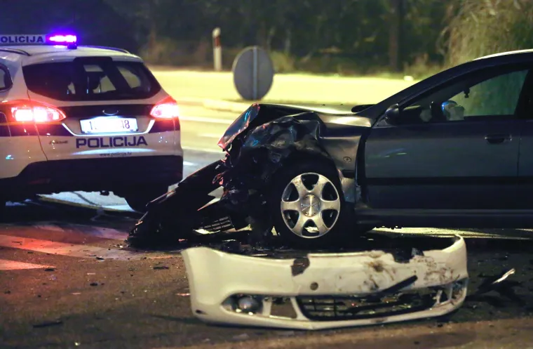 Sudar u &Scaron;ibeniku: potpuno uni&scaron;tena vozila nakon prometne nesreće