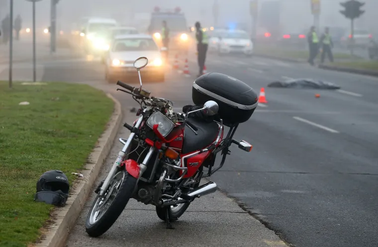 Te&scaron;ka nesreća u Zagrebu: u naletu motociklista na križanju Zagrebačke avenije i Nehajske poginula pje&scaron;akinja