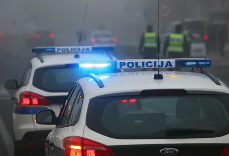 Te&scaron;ka nesreća u Zagrebu: u naletu motociklista na križanju Zagrebačke avenije i Nehajske poginula pje&scaron;akinja