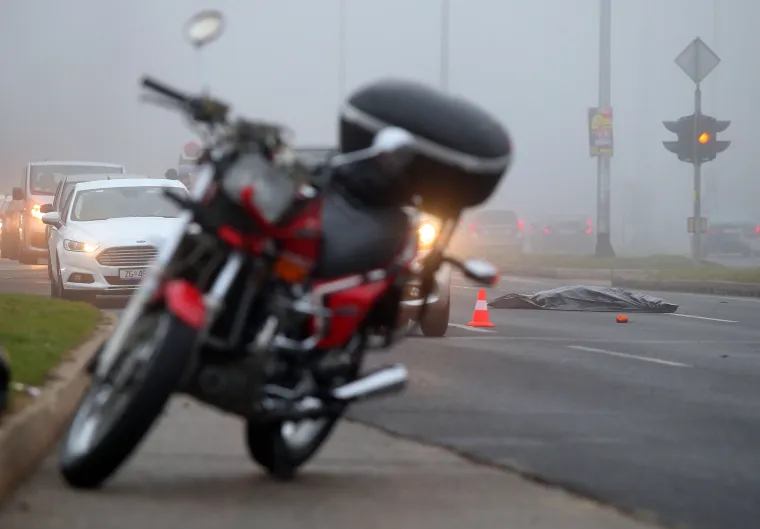 Te&scaron;ka nesreća u Zagrebu: u naletu motociklista na križanju Zagrebačke avenije i Nehajske poginula pje&scaron;akinja
