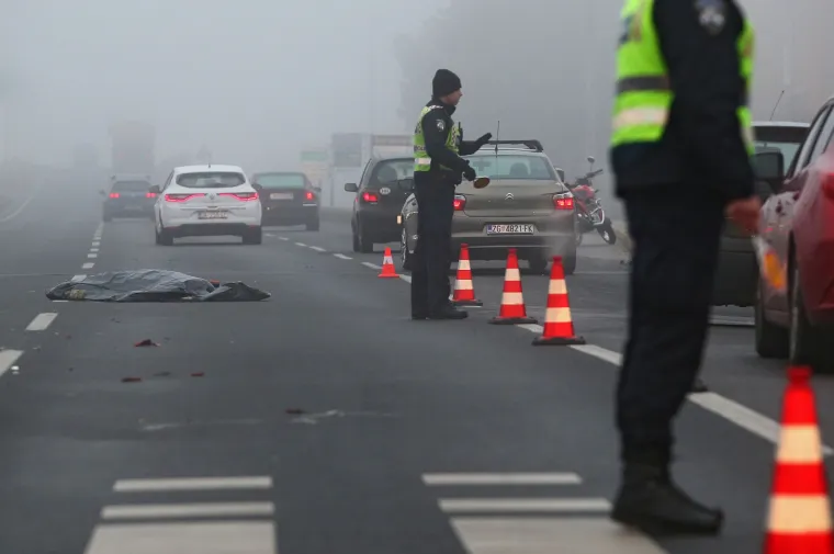 Te&scaron;ka nesreća u Zagrebu: u naletu motociklista na križanju Zagrebačke avenije i Nehajske poginula pje&scaron;akinja