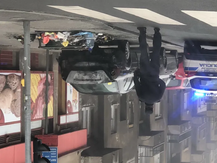 IZGORJELA TRI AUTOMOBILA U CENTRU ZAGREBA: Zapalili kontejner pa se vatra pro&scaron;irila na vozila