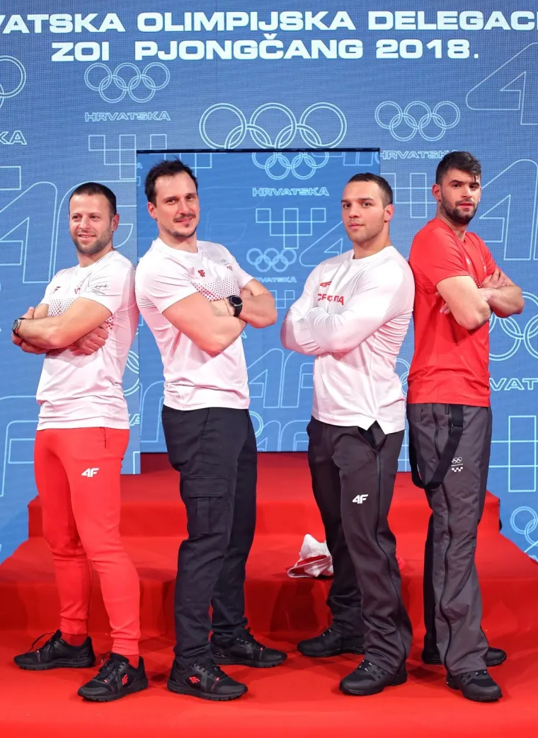 SEKSI PLESAČICE ISPRATILE OLIMPIJCE: Predstavljeni sportaši koji će zastupati Hrvatsku u Pjongčangu