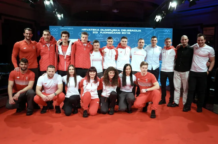 SEKSI PLESAČICE ISPRATILE OLIMPIJCE: Predstavljeni sportaši koji će zastupati Hrvatsku u Pjongčangu