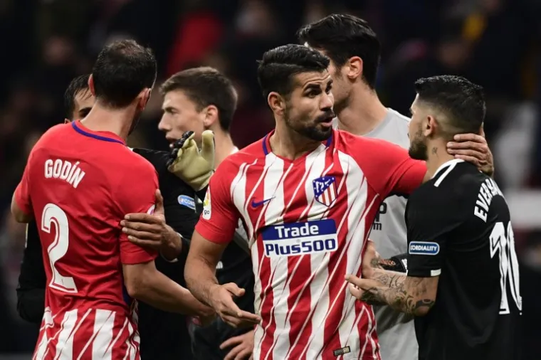 Diego Costa već je na ljeto postao član Atletico Madrida, kada su Španjolci uplatili Chelseaju 66 milijuna eura. No do siječnja nije mogao igrati jer je Atletico bio pod suspenzijom.