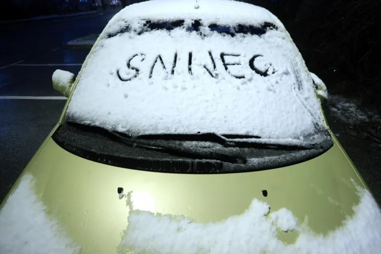 POGLEDAJTE KAKO JE SNIJEG ZABIJELIO VEĆI DIO ZAGREBA: Bilo je i manjih zastoja u prometu