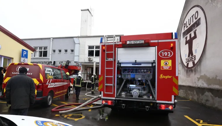 BUKTINJA U ZAGREBU: Požar potpuno uništio prostore udruge Potrošač, ostali samo goli zidovi
