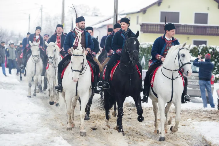TENJA: Sudionici Pokladnog jahanja obilazili postaje, a domaćini ih častili...