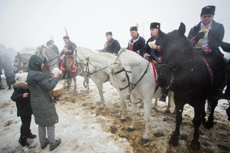 TENJA: Sudionici Pokladnog jahanja obilazili postaje, a domaćini ih častili...