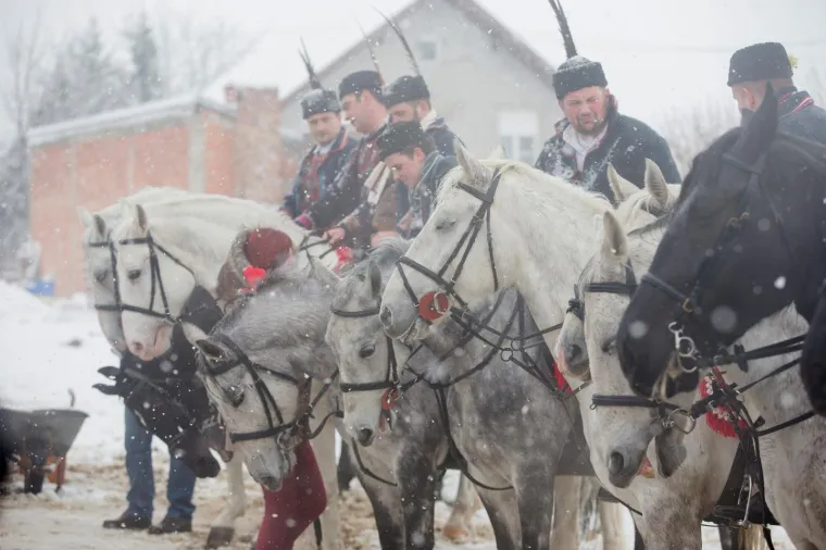 TENJA: Sudionici Pokladnog jahanja obilazili postaje, a domaćini ih častili...