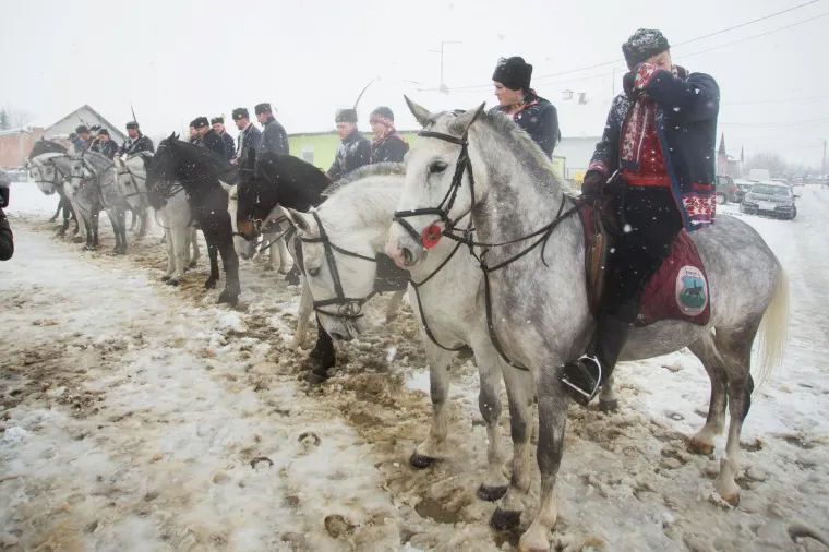 TENJA: Sudionici Pokladnog jahanja obilazili postaje, a domaćini ih častili...