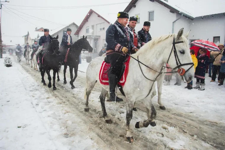 TENJA: Sudionici Pokladnog jahanja obilazili postaje, a domaćini ih častili...