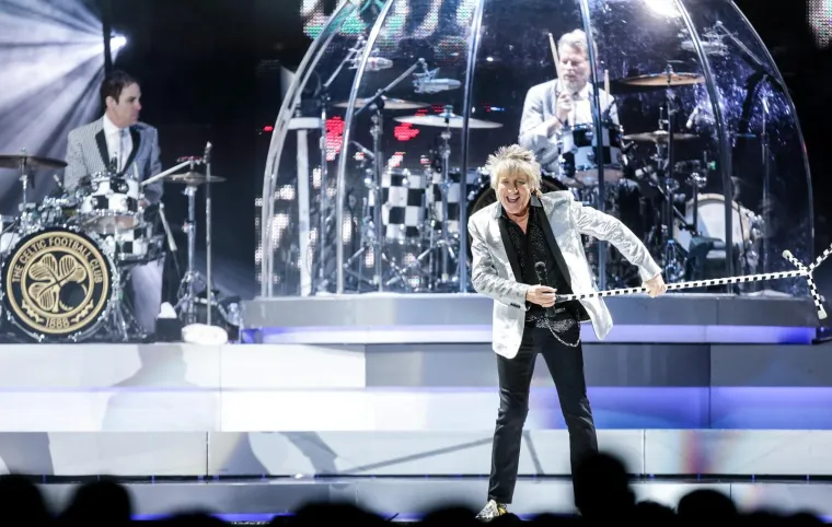 ROD STEWART NAPRAVIO SPEKTAKL U ZAGREBAČKOJ ARENI: Neumorni rocker dokazao da je i sa 73 godine u odličnoj formi