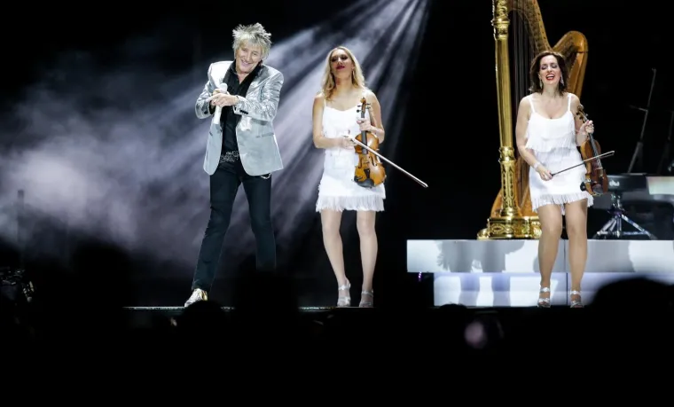 ROD STEWART NAPRAVIO SPEKTAKL U ZAGREBAČKOJ ARENI: Neumorni rocker dokazao da je i sa 73 godine u odličnoj formi