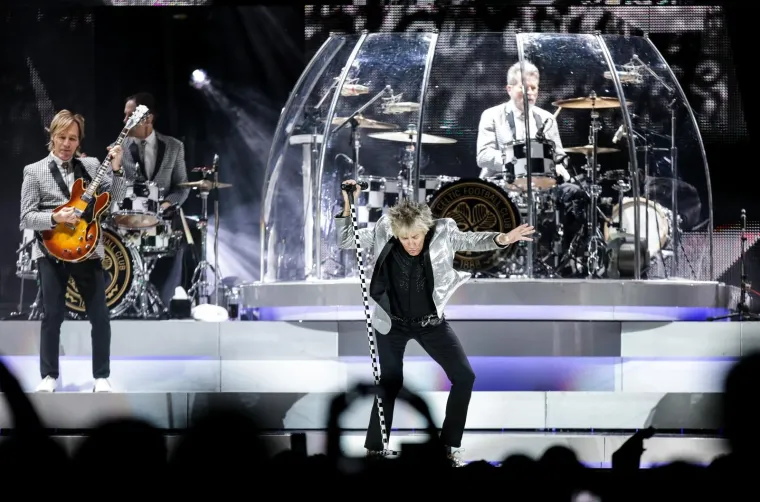 ROD STEWART NAPRAVIO SPEKTAKL U ZAGREBAČKOJ ARENI: Neumorni rocker dokazao da je i sa 73 godine u odličnoj formi