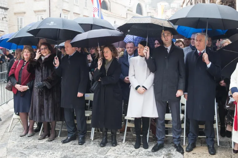 Festi su, između ostalih, nazočili izaslanica predsjednice Republike savjetnica Renata Margaretić Urlić, izaslanica predsjednika Vlade RH ministrica kulture Nina Obuljen Koržinek, izaslanik predsjednika Hrvatskog sabora saborski zastupnik Branko Bačić, ministrica u Vladi Crne Gore Marija Vučinović