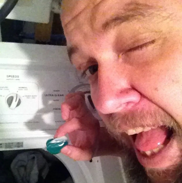 SUPRUG ISPROBAO POSVE NOVI NAČIN ZAVOĐENJA: Tako seksi fotografije sigurno priželjkuje svaka djevojka