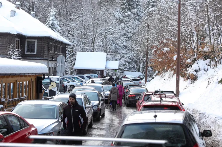 SVI SU HTJELI NA MEDVEDNICU: Zatvorena je Sljemenska cesta sa zagrebačke strane od Blizneca prema vrhu