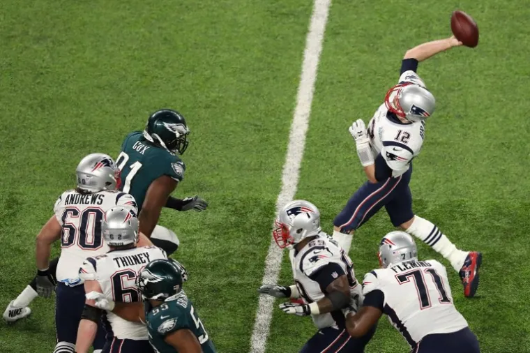 SPEKTAKL U MINNEAPOLISU OTIŠAO JE NA STRANU EAGLESA: Ludo slavlje igrača Philadelphije i Bradyeva tuga