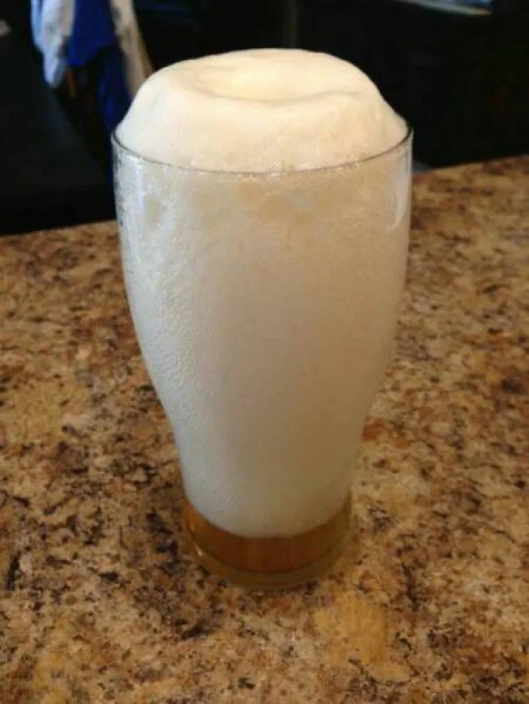 KONOBARI OPAKO ZARIBALI NA POSLU: Nije im lako, a onda je netko i snimio njihove pogre&scaron;ke