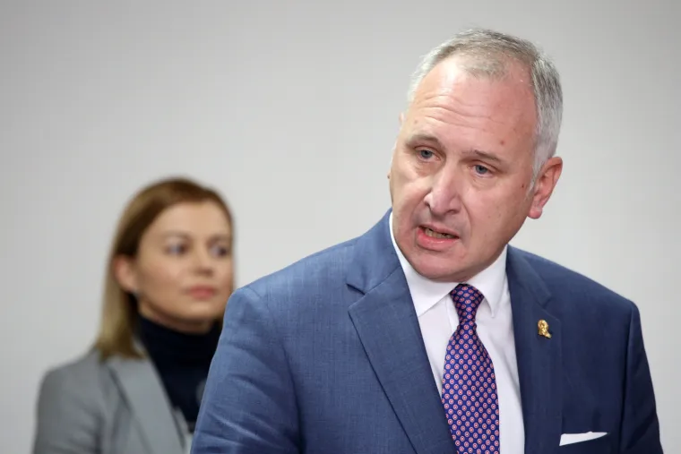 Opara i predsjednici Klubova vijećnika dali izjave za medije nakon sastanka o Karepovcu