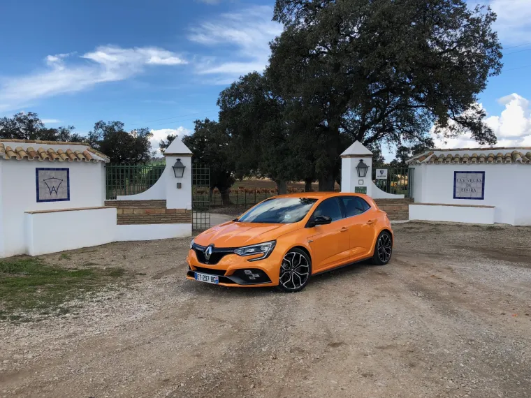 VRHUNSKI VOZI, A OVAKO IZGLEDA: U novom Meganeu R.S. apsolutno nikako ne možete ostati nezamijećeni