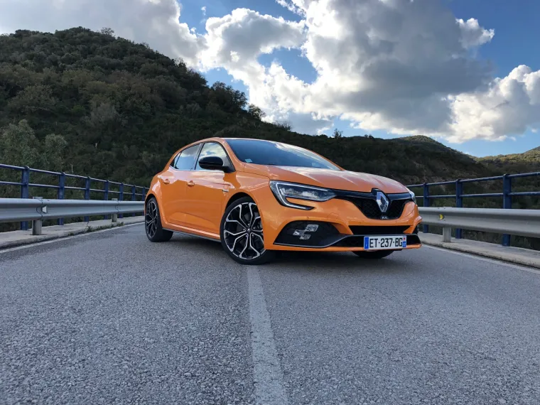 VRHUNSKI VOZI, A OVAKO IZGLEDA: U novom Meganeu R.S. apsolutno nikako ne možete ostati nezamijećeni