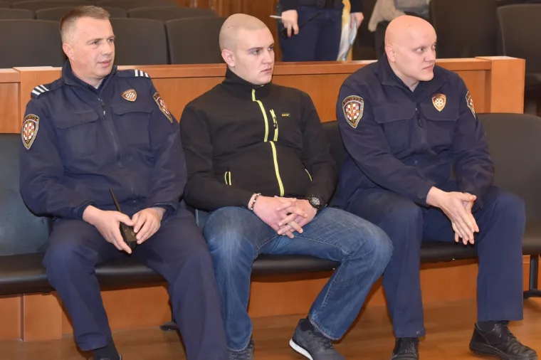 Počelo suđenje Tinu &Scaron;unjergi osumnjičenom za okrutno ubojstvo roditelja