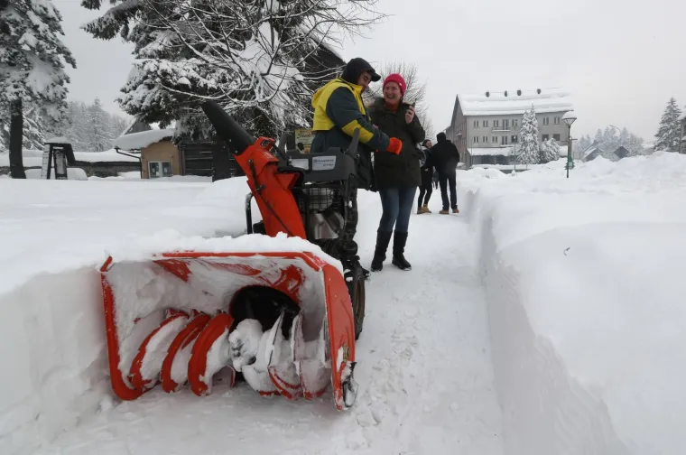 SNIJEG ZATRPAO GORSKI KOTAR: Napadalo ga je čak 90 centimetara, pogledajte kakvo je stanje u Delnicama