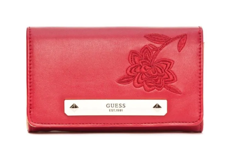 Top pokloni u boji ljubavi s kojima nećete pogrije&scaron;iti za Valentinovo