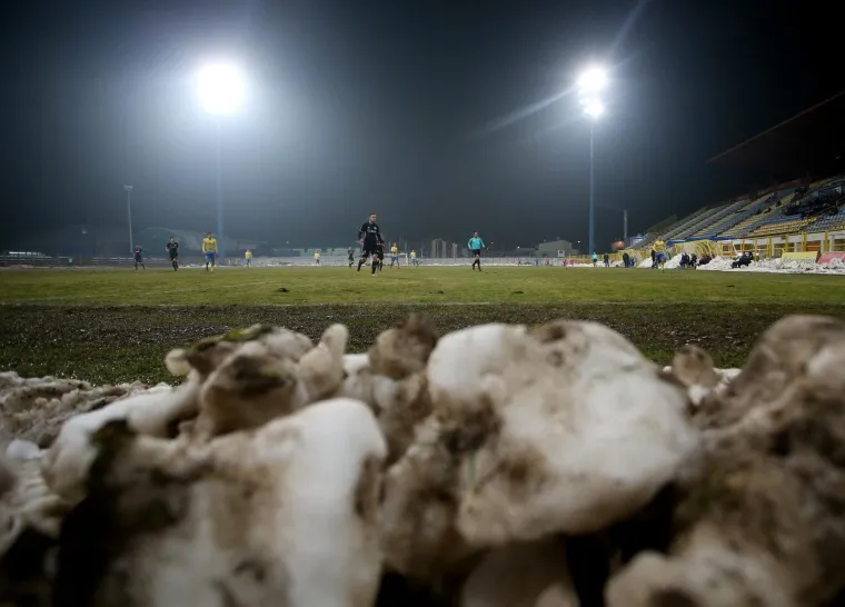 ZAPOČEO JE PROLJETNI DIO PRVE HNL: Uz toliko blata i snijega jedva da ćete prepoznati tko je igrao utakmicu