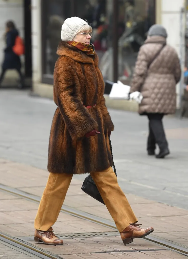 Na hladnim zagrebačkim ulicama zavladale su bunde