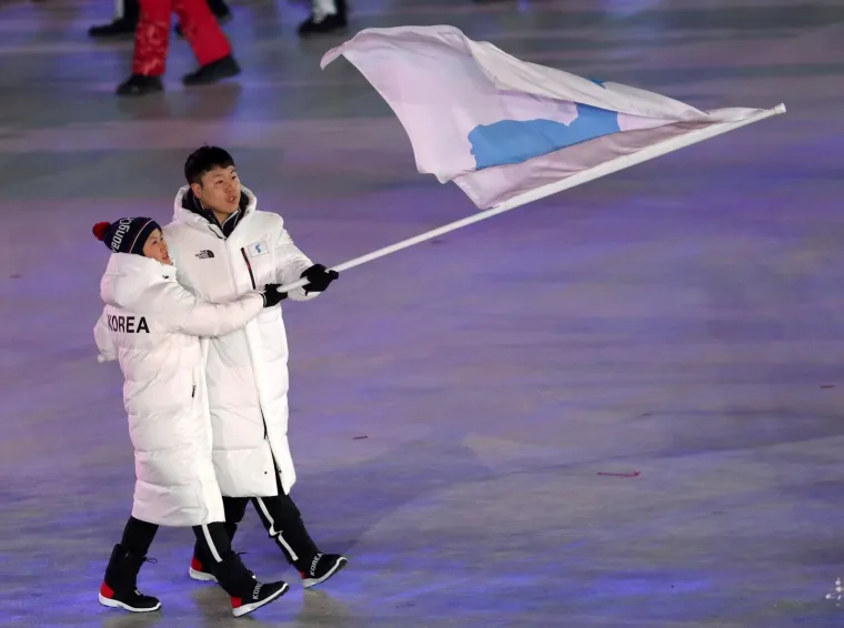 Dvije korejske države iza&scaron;le pod jednom zastavom, stjegono&scaron;e legendarni Kasai, Ahonen, Fourcade...