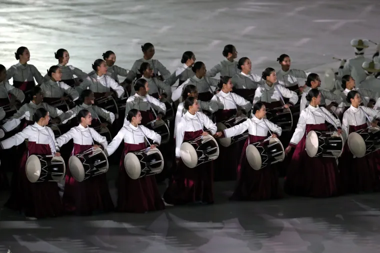 Dvije korejske države iza&scaron;le pod jednom zastavom, stjegono&scaron;e legendarni Kasai, Ahonen, Fourcade...